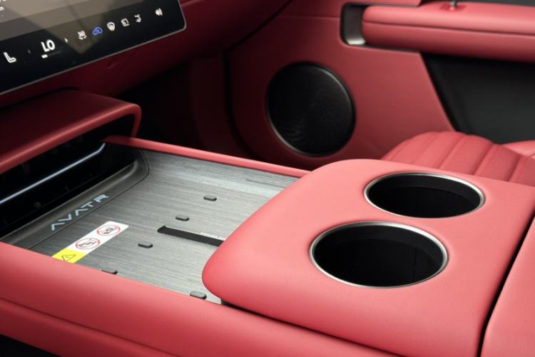 Used Avatr 06 2025 Max Extended-Range Edition Interior 11