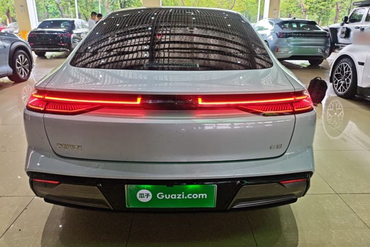 Used Geely Galaxy E8 2024 665 km Range Rear-Drive Starship Long-Range Version Rear