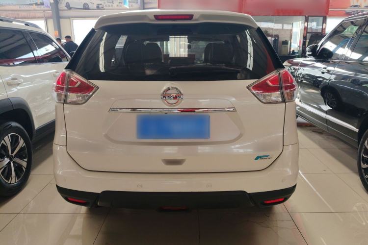 Used Nissan X-Trail 2015 2.0L CVT Comfort MAX Edition 2WD
