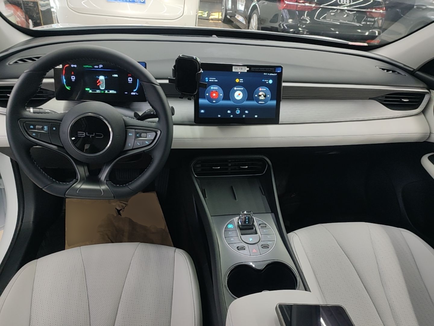 BYD Seal 05 DM-i 2025 DM-i Smart Drive 55KM Luxury Model — снимка 12