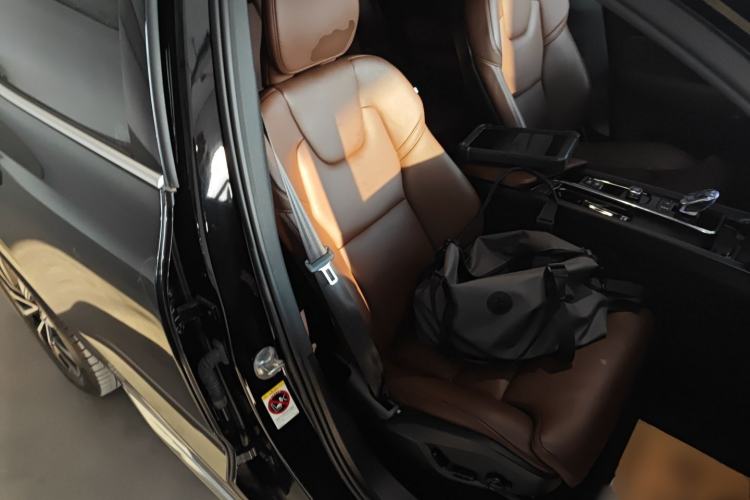 Used Volvo XC60 2024 B5 4x4 Smart Luxury Edition