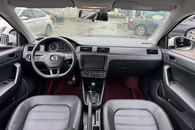 Used Volkswagen Santana 2016 1.6L Automatic Fashion Edition Interior 3