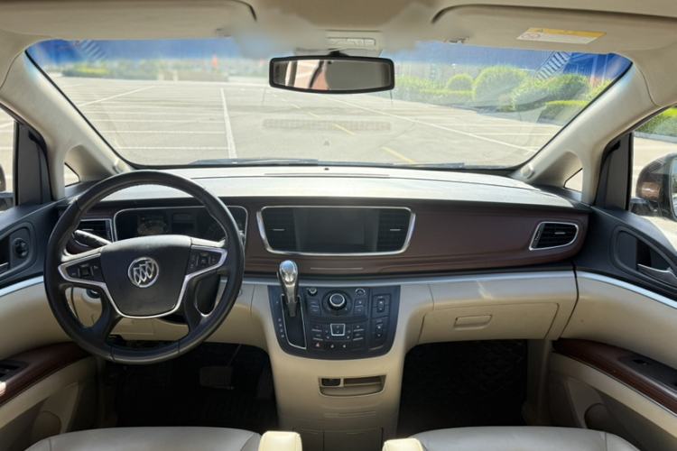 Used Buick GL8 2018 28T Prestige Version China VI Standard Interior 3