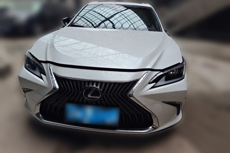 Used Lexus ES 2020 200 Luxury Edition Front
