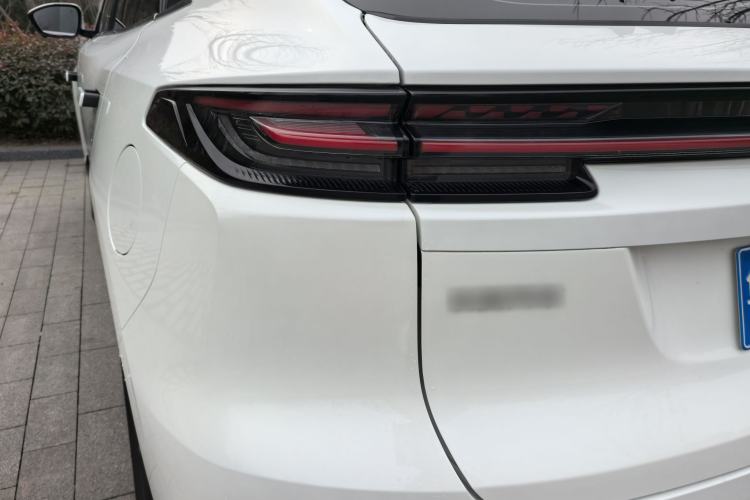 Used CHANGAN UNI-K 2024 2.0T Two-Wheel Drive YueShang Trim Exterior 8