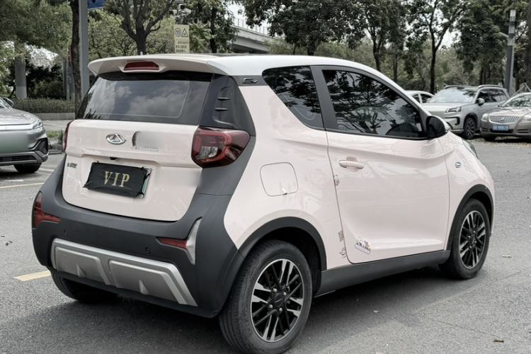 Used Chery Little Ant 2022 Sweet Pink Edition Half-Sugar Version Lithium Iron Phosphate 29.2 kWh 30 kW 301 km