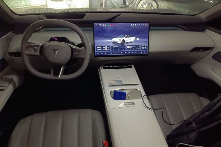 Used Deepal L06 2026 Model 560Ultra+ Laser Edition Center Console