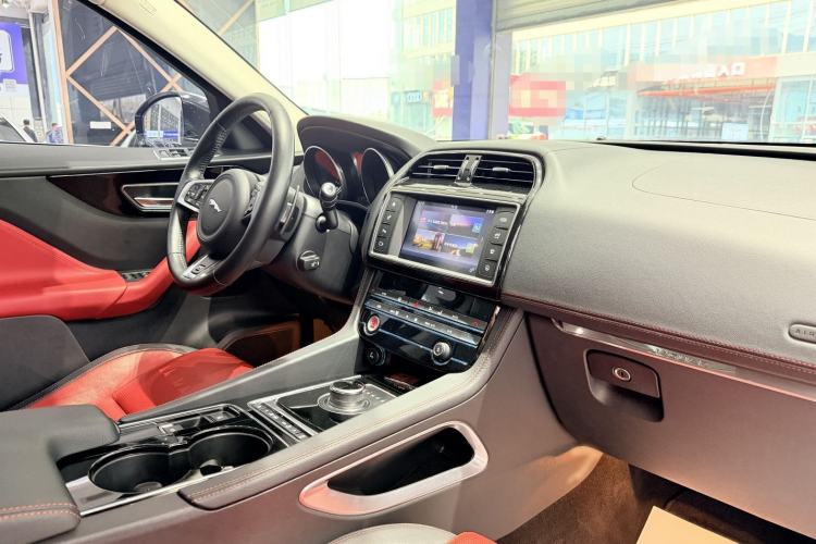 Used Jaguar F-PACE 2016 3.0 SC Four-Wheel Drive R-Sport Sport Edition
