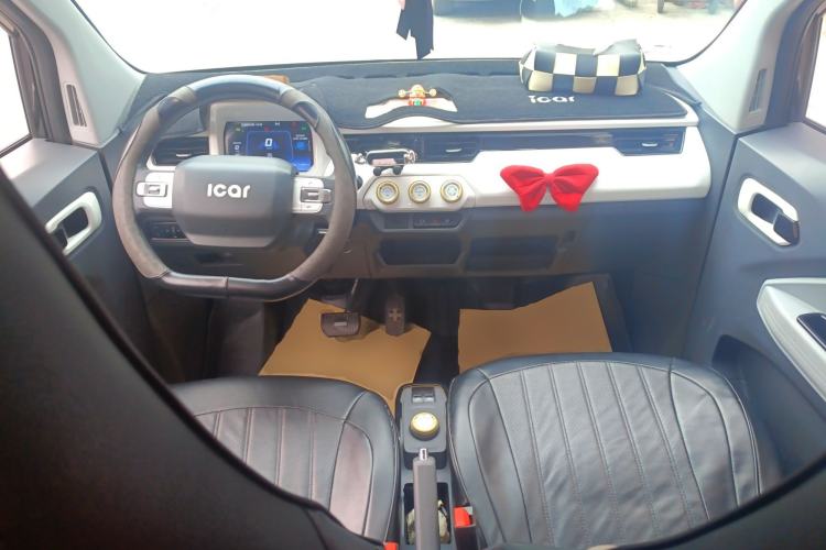 Used Chery QQ Ice Cream 2022 120km Conical Shape Lithium Iron Phosphate Center Console