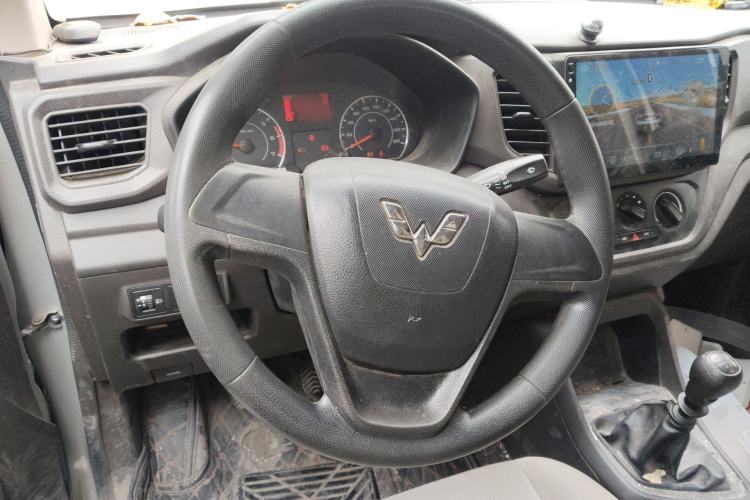 Used Wuling Hongguang V 2019 1.5L Jingqu Edition Sealed-Window Vehicle China VI LAR
