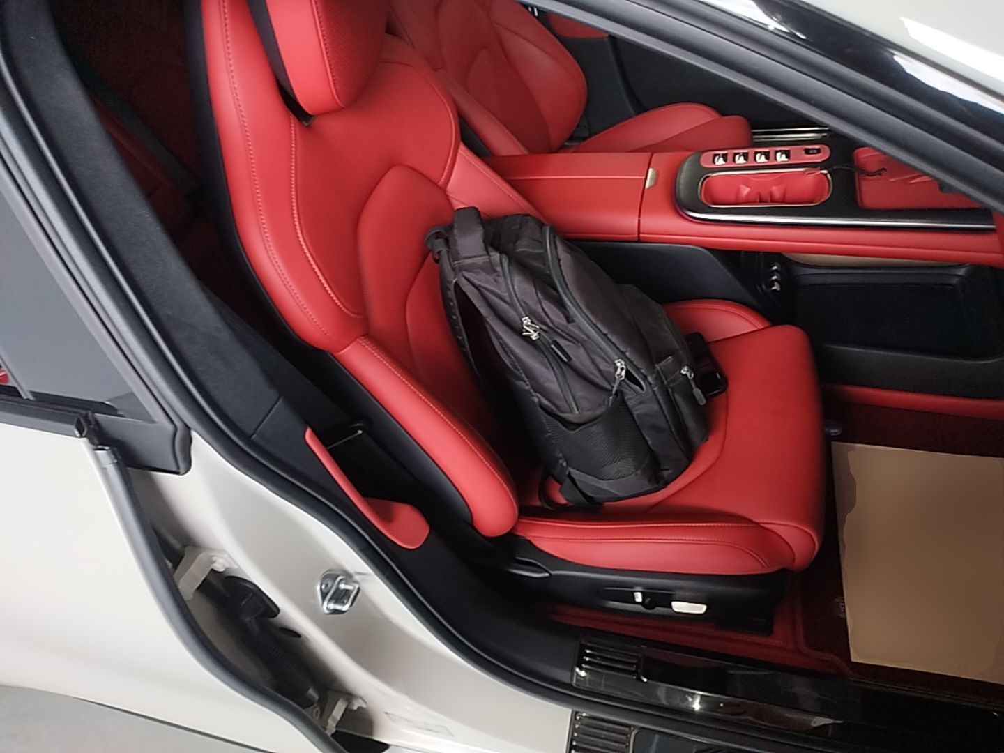 Xiaomi Auto SU7 2024 Four-Wheel Drive Ultra-Long Range Advanced Intelligent Driving Max Edition — снимка 19