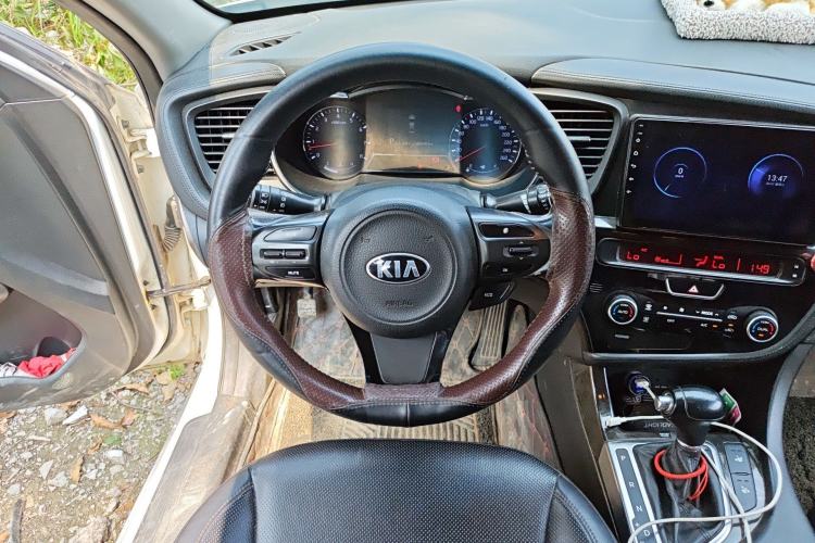 Used Kia K5 2014 2.0L Automatic LUXURY Steering Wheel