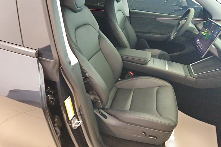 Used Tesla Model Y 2025 Long-Range All-Wheel Drive First Edition
