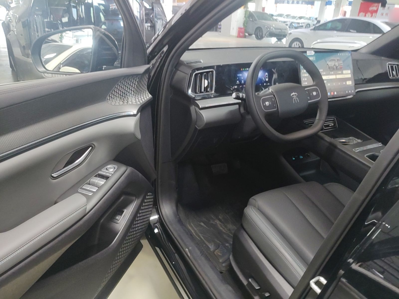 BYD Song Pro New Energy 2026 Model Flying Edition DM-i 220KM Superior Edition — снимка 18