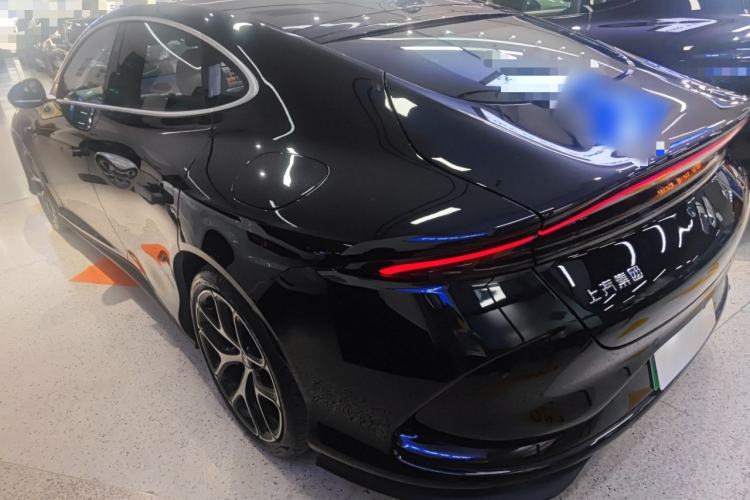 Used IM L6 2025 Ultra Model Rear Left 45 Deg