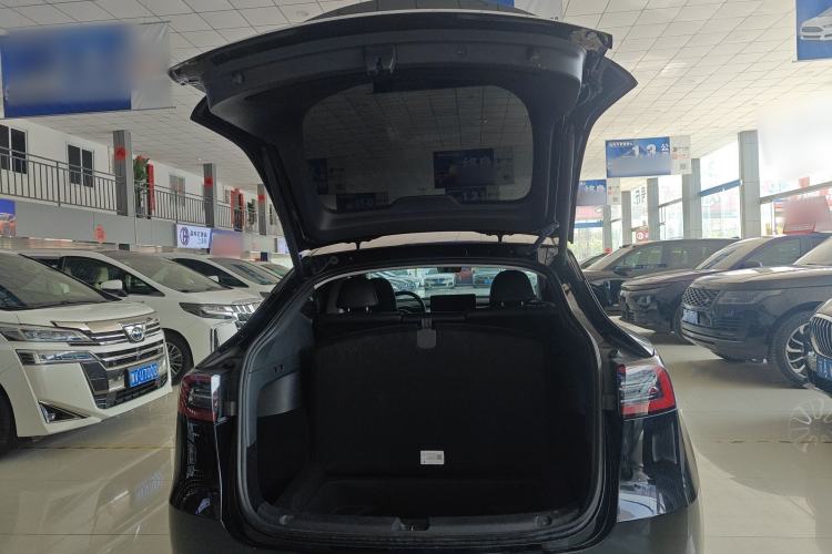 Used Tesla Model Y 2023 Rear-Wheel-Drive Version Trunk