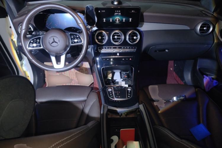 Used Mercedes-Benz GLC 2020 Facelifted GLC 260 L 4MATIC Dynamic Edition Center Console