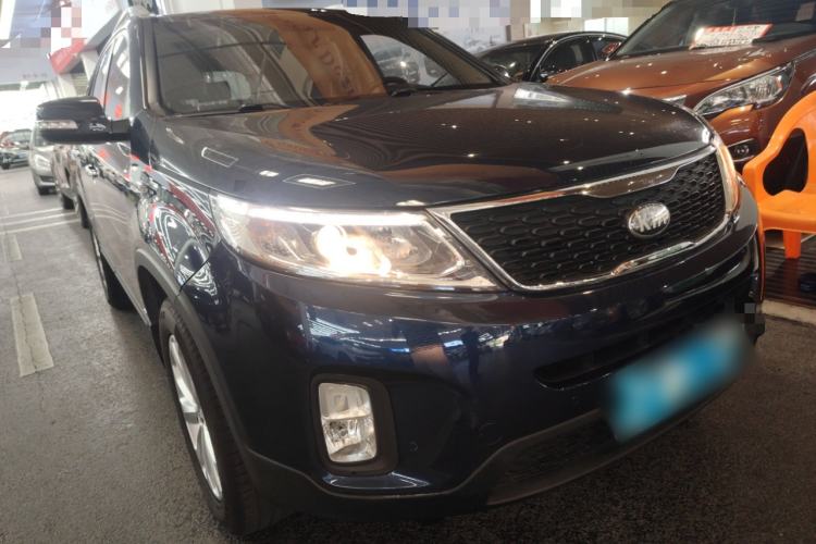 Used Kia Sorento 2013 2.4L 5-Seater Gasoline Comfort Version China IV Standard Front Right 45 Deg