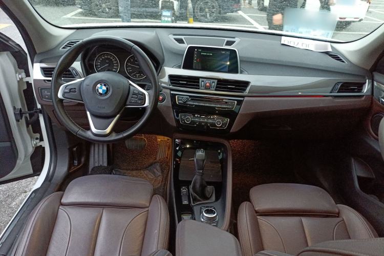 Used BMW X1 2018 xDrive20Li Luxury Edition Center Console