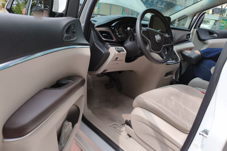 Used Buick GL8 2022 Land Cruiser Executive Class 652T Comfort Model
