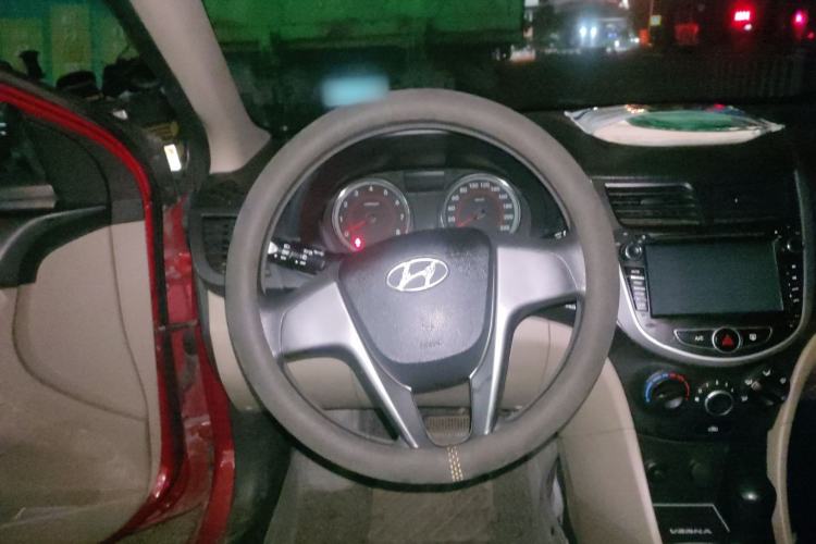 Used Hyundai Verna (older generation) 2014 1.4L Automatic Leading-Edge GLX