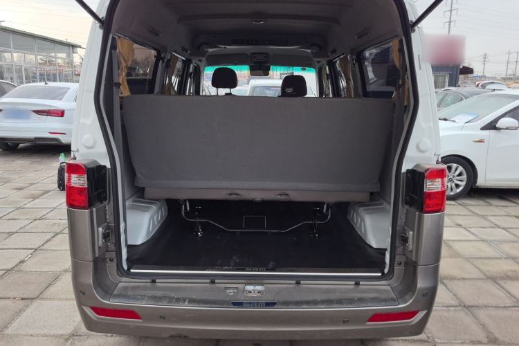 Used Jinbei Hiace X30 2024 1.5L Wealthy-Style Passenger Van 5/6/7 Seater