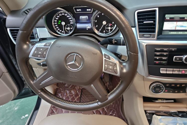 Used Mercedes-Benz M-Class 2014 ML 320 4MATIC
