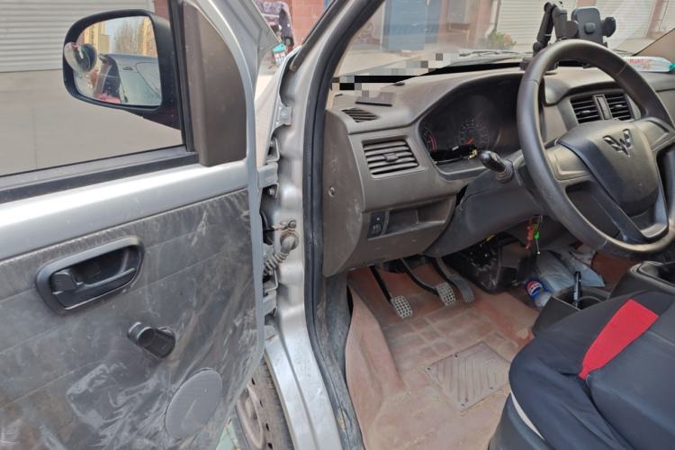 Used Wuling Rongguang S 2023 1.5L Basic Enclosed-Window Vehicle 2 Seats