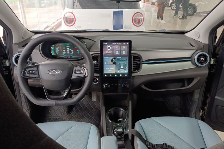 Used Chery QQ Little Ant 2023 251km True Love Edition Lithium Iron Phosphate Center Console