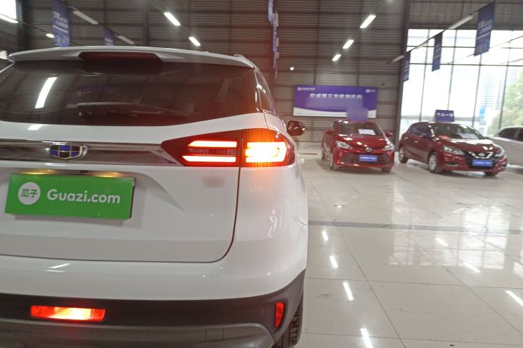 Used Geely Auto Emgrand X7 Sport 2018 1.8TD Automatic Two-Wheel Drive Smart Connect 4G Internet Edition Right Rear Taillight