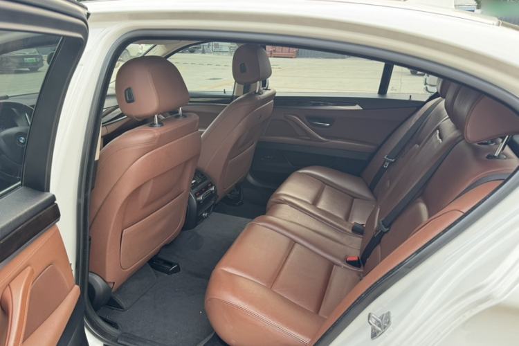 Used BMW 5 Series 2014 528Li Leading Model Interior 5