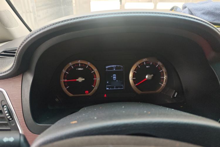 Used FORTHING Lingzhi 2018 M5L 1.6L 7-Seater Luxury Model
