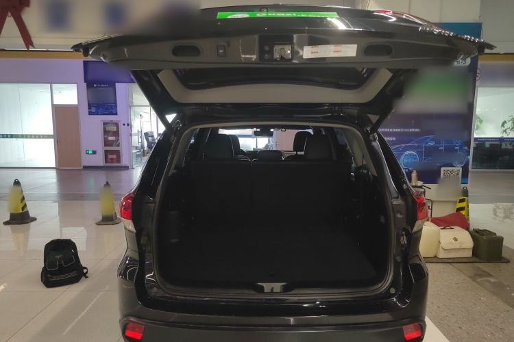 Used Toyota Highlander 2018 2.0T Four-Wheel Drive Prestige Version 7 Seats China V Emission Standard Trunk