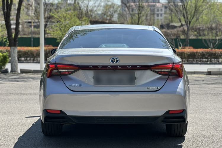 Used Toyota Avalon 2019 Dual-Engine 2.5L Luxury Edition China VI Standard
