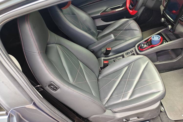 Used Chery New Energy Little Ant 2022 Revised Version Sweet Pink Edition Half-Sugar Version Lithium Iron Phosphate 30.7 kWh 30 kW 301 km