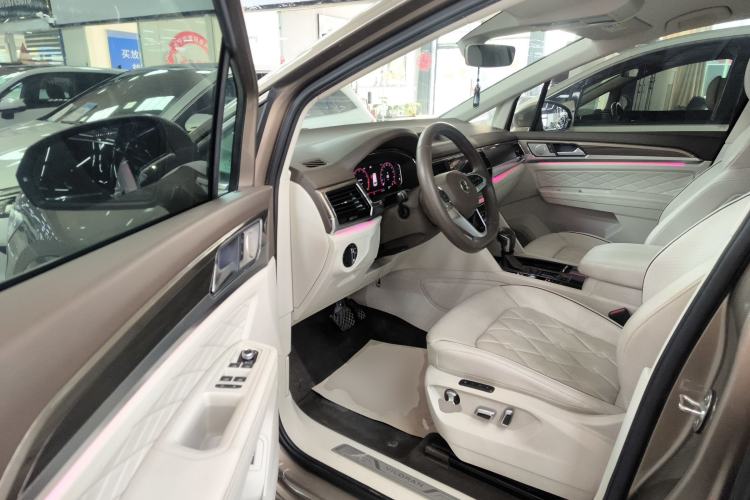 Used Volkswagen Viloran 2020 380TSI Prestige Edition
