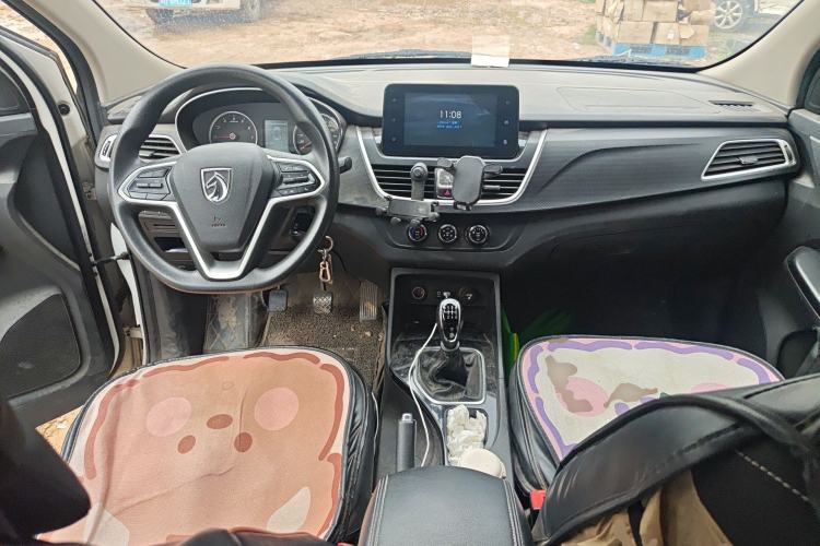 Used Baojun 730 2019 1.5L Manual Fashion Model 7-seater National V