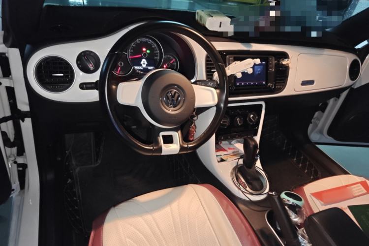 Used Volkswagen Beetle 2018 180TSI Shangle Model Center Console