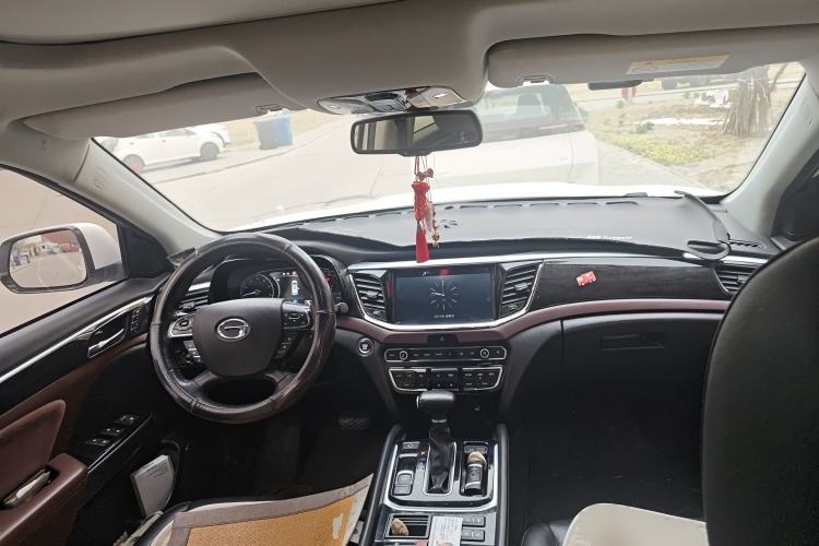 Used GAC Trumpchi GS8 2017 320T Two-Wheel Drive Luxury Smart Connectivity Version (7 Seats)