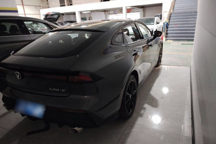 Used Changan UNI-V 2022 1.5T Prestige Version