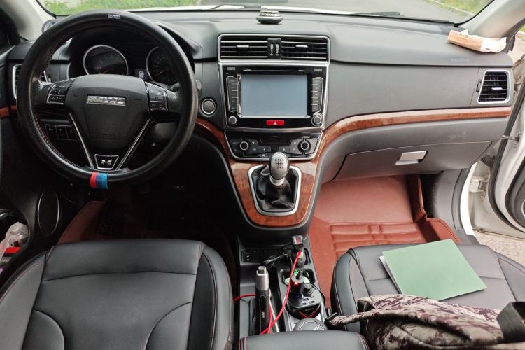 Used Haval H6 2015 Revised Version Sport Edition 1.5T Manual Transmission Two-Wheel Drive Elite Grade
