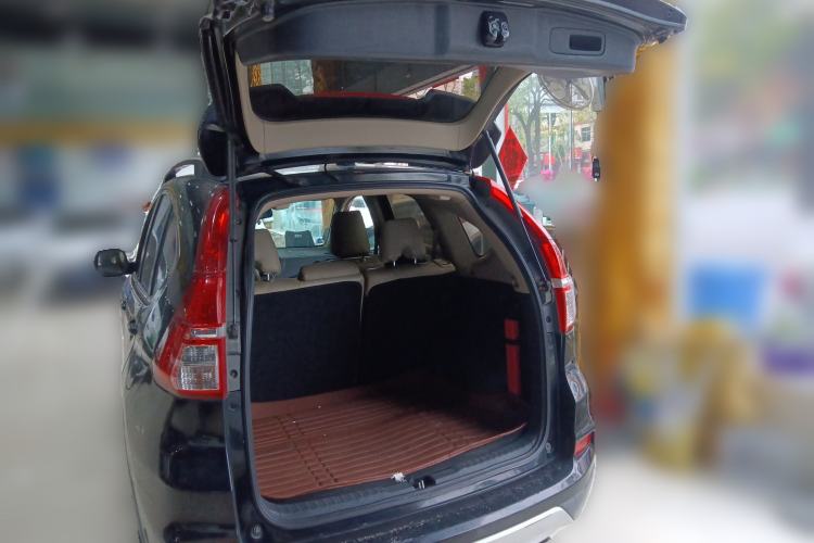 Used Honda CR-V 2016 2.0L two-wheel drive Urban Edition Trunk