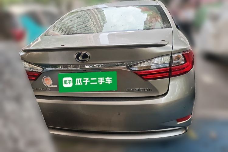 Used Lexus ES 2015 300h Comfort Edition
