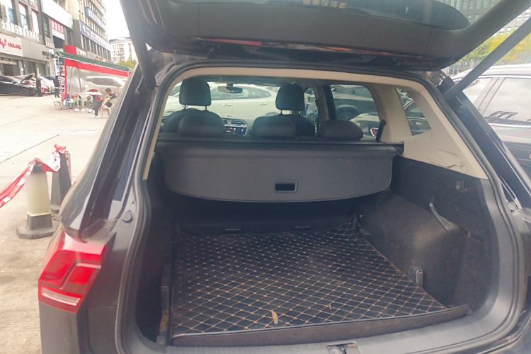 Used Volkswagen Tiguan L 2021 330TSI Automatic Two-Wheel Drive R-Line Enhanced Edition
