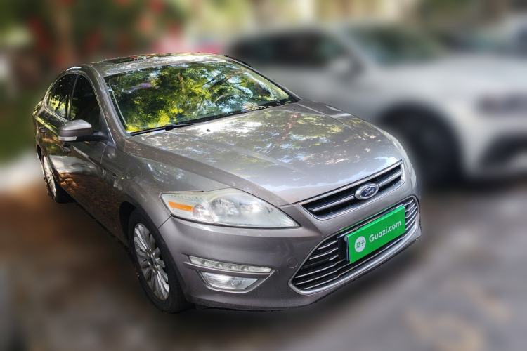 Used Ford Mondeo 2011 2.0L GTDi 200 Fashion Edition Front Right 45 Deg