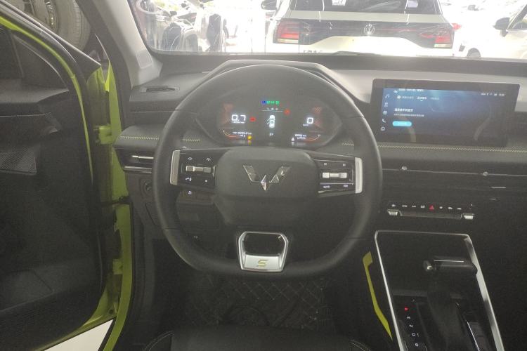 Used Wuling Alvez 2022 1.5T CVT Trendy & Cool Edition Steering Wheel