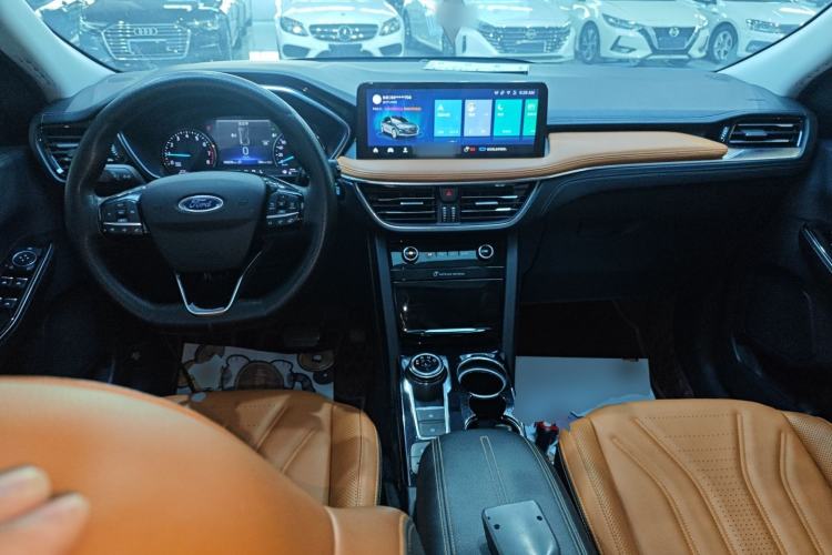 Used Ford Escape 2020 EcoBoost 245 Two-Wheel-Drive Titanium Edition Center Console