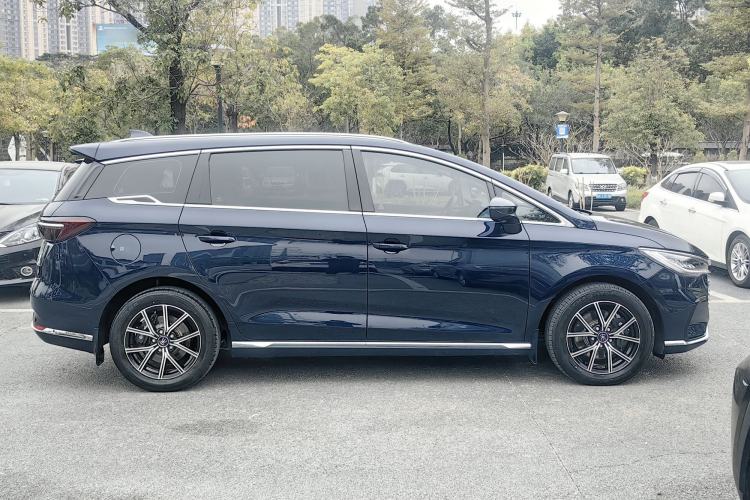 Used BYD Song MAX New Energy 2022 DM-i 105KM Flagship Model
