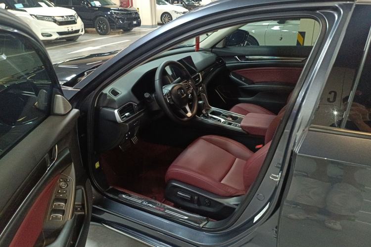Used Honda Accord 2022 260TURBO Phantom Night · Prestige Edition Driver Seat