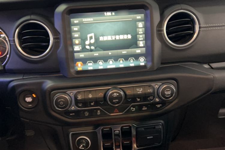 Used Jeep Wrangler 2021 2.0T 80th Anniversary Edition Interior 2